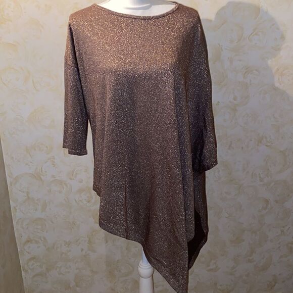 NWOT! Chico’s Gold Shimmery Poncho! - Picture 4 of 13